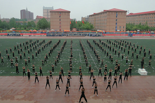 我系2015春季運動會再創(chuàng)輝煌