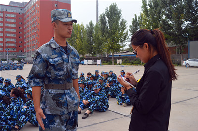 【軍訓(xùn)集錦】對(duì)軍訓(xùn)教官的專(zhuān)訪