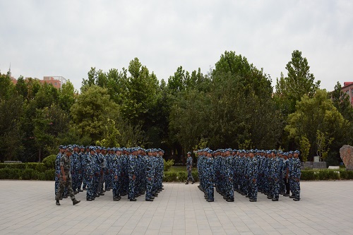 流血流汗不流淚