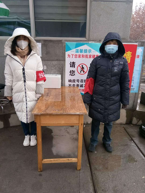 園丁添秀色  春雨潤桃李 ——楊嵐老師在社區(qū)志愿服務