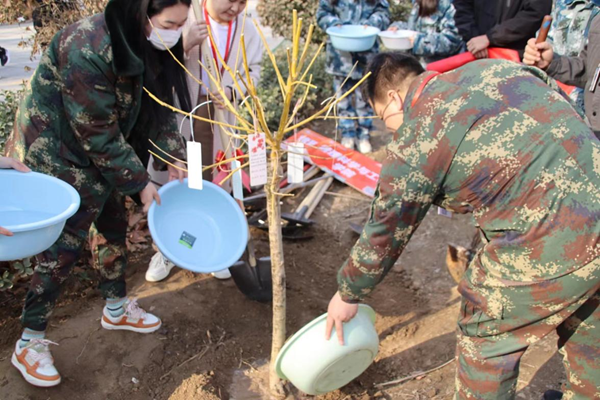 植樹節(jié)|管理學院|手植一抹綠，心栽一片林