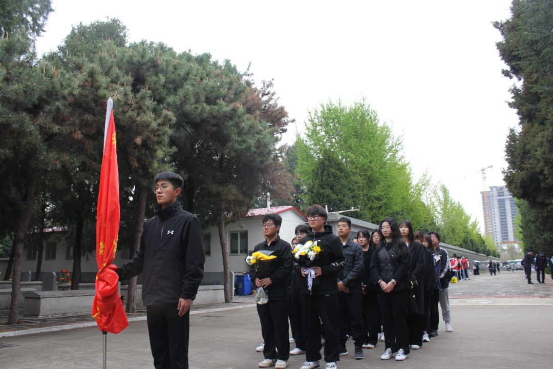 保定理工學(xué)院|管理學(xué)院|憶苦思甜祭烈士，風(fēng)起清明表哀思