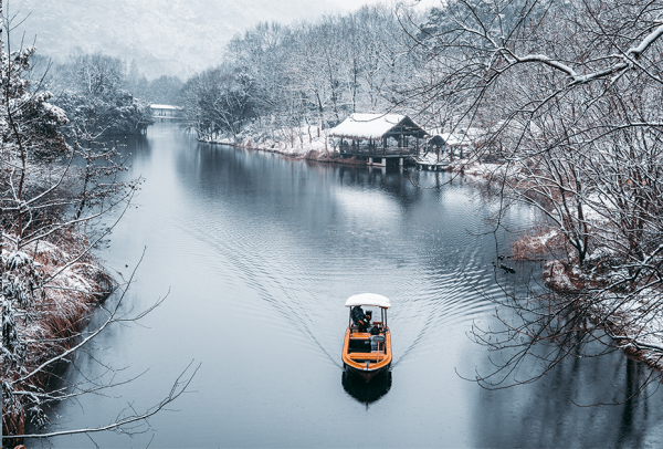 保定理工學(xué)院||管理學(xué)院||冬雪蒼茫，防寒保暖要注意！