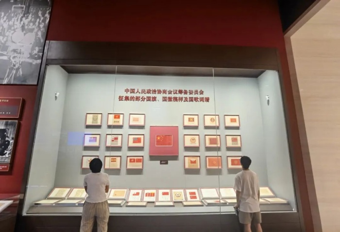 重溫紅色精神，觀今朝之發(fā)展——信息科學(xué)與工程學(xué)院愛國主義教育實(shí)踐團(tuán)赴中國共產(chǎn)黨歷史展覽館紀(jì)實(shí)