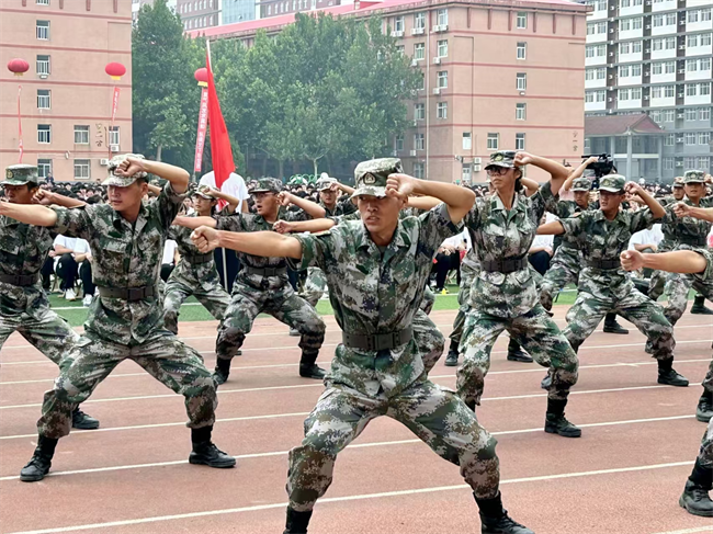 銳意青春，強(qiáng)國(guó)力行——我校舉行2024級(jí)新生開學(xué)典禮