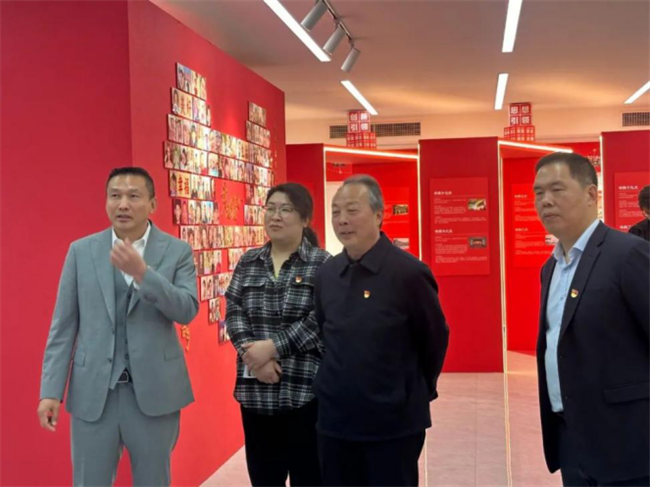 保定理工學(xué)院經(jīng)濟(jì)學(xué)院與東小莊村黨建聯(lián)建共建簽約暨大學(xué)生志愿服務(wù)社會(huì)實(shí)踐基地啟動(dòng)儀式圓滿舉行