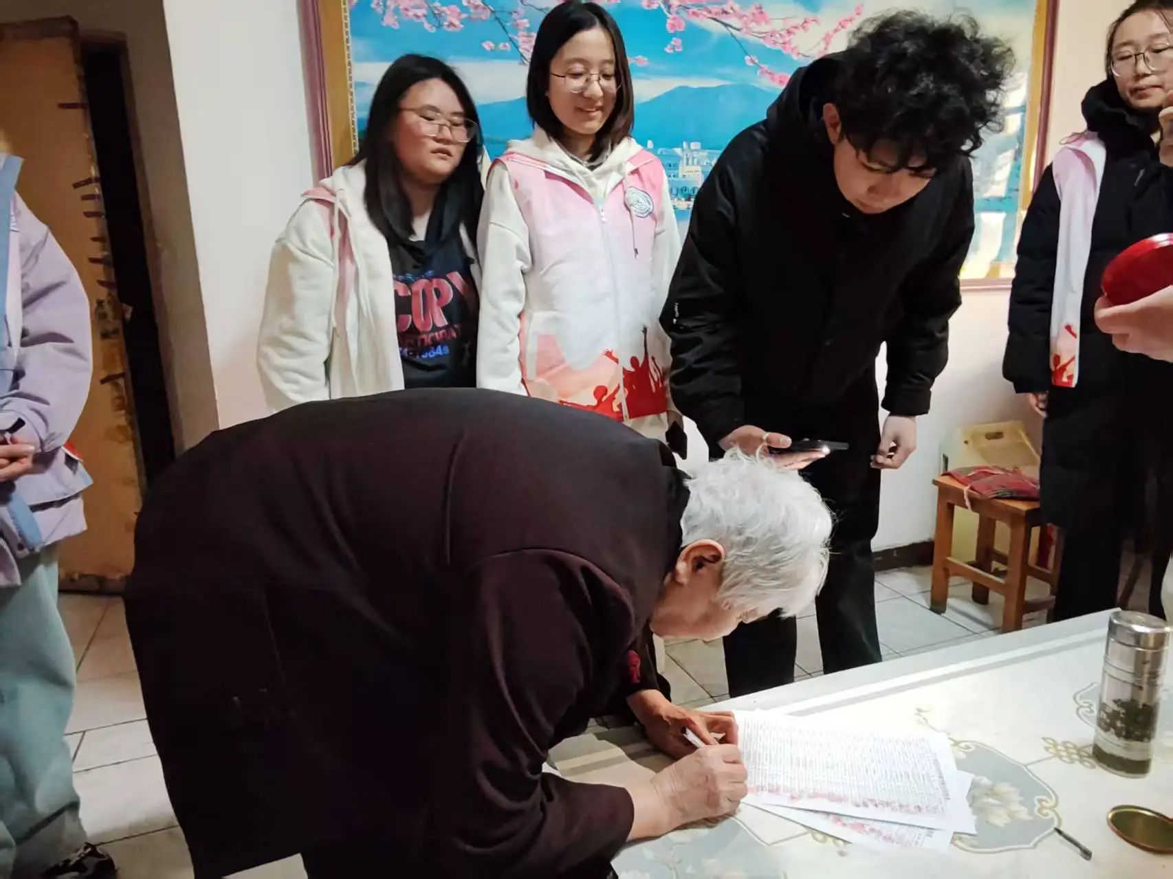 沐雷鋒之光，踐志愿之行