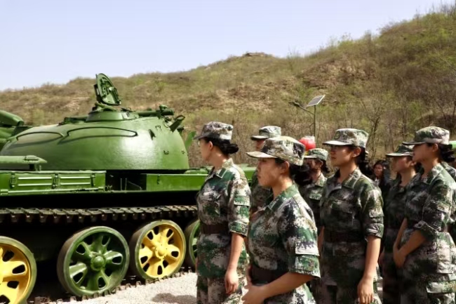 保定理工學(xué)院“行走的思政課” 走進(jìn)店房國(guó)防軍事小鎮(zhèn)
