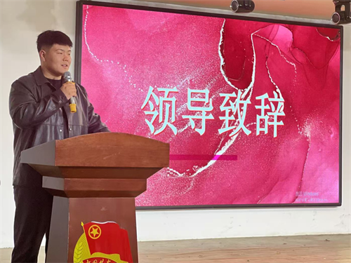 暖春尋微笑，暖心覓青春