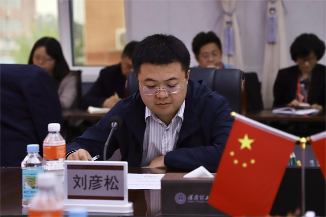 保定理工學院舉行黨委書記送任大會