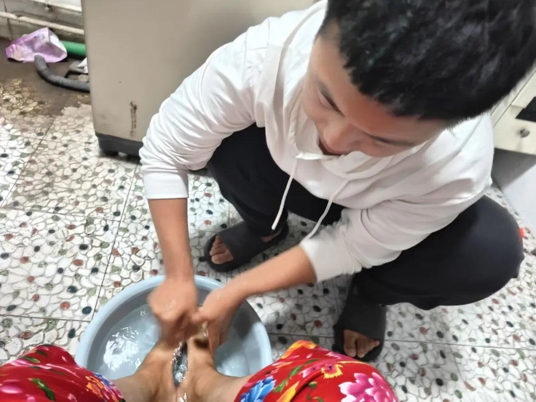 寸草春暉，情暖桑榆（三）