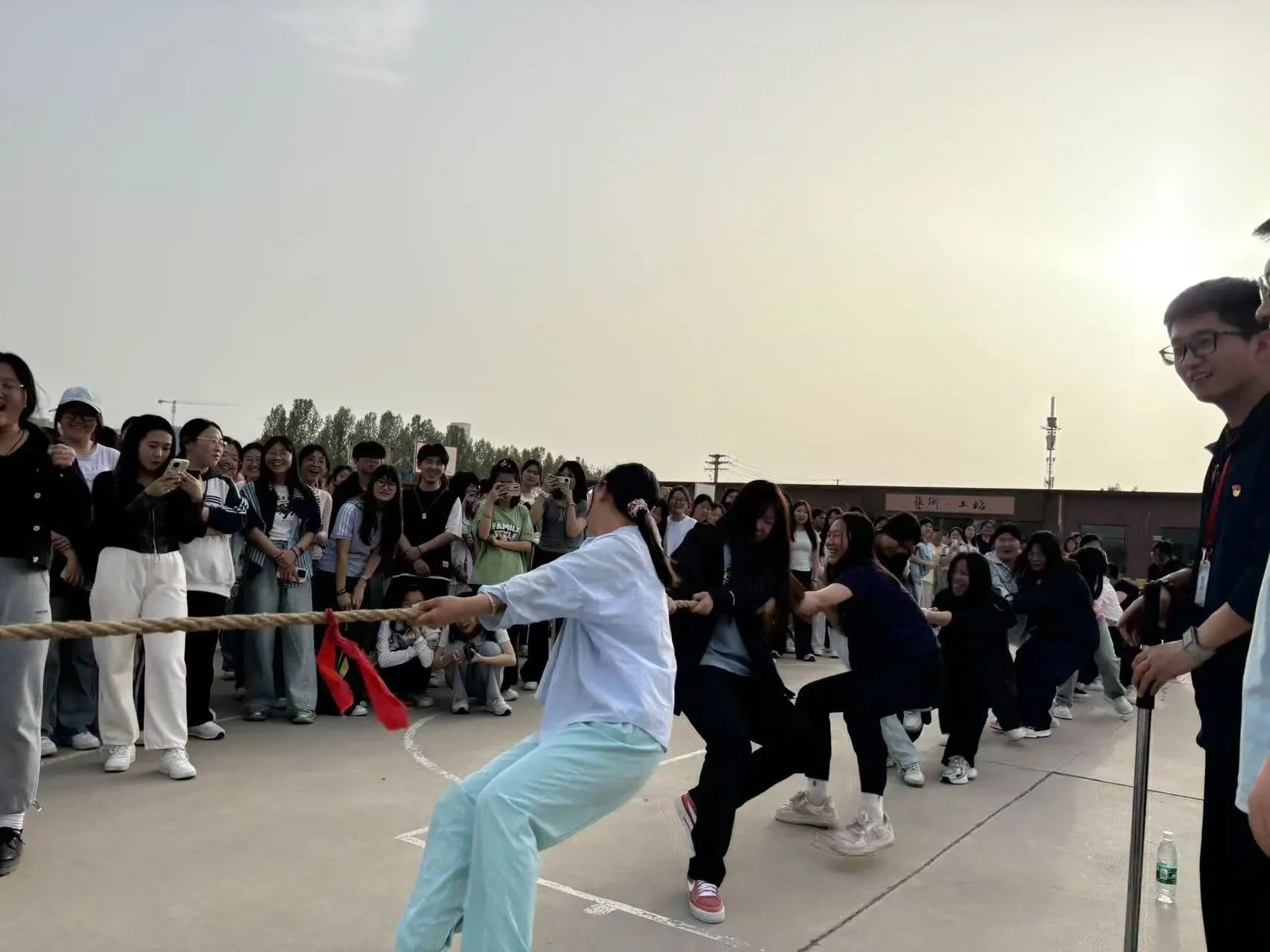 陽光體育展風(fēng)采，活力校園向未來