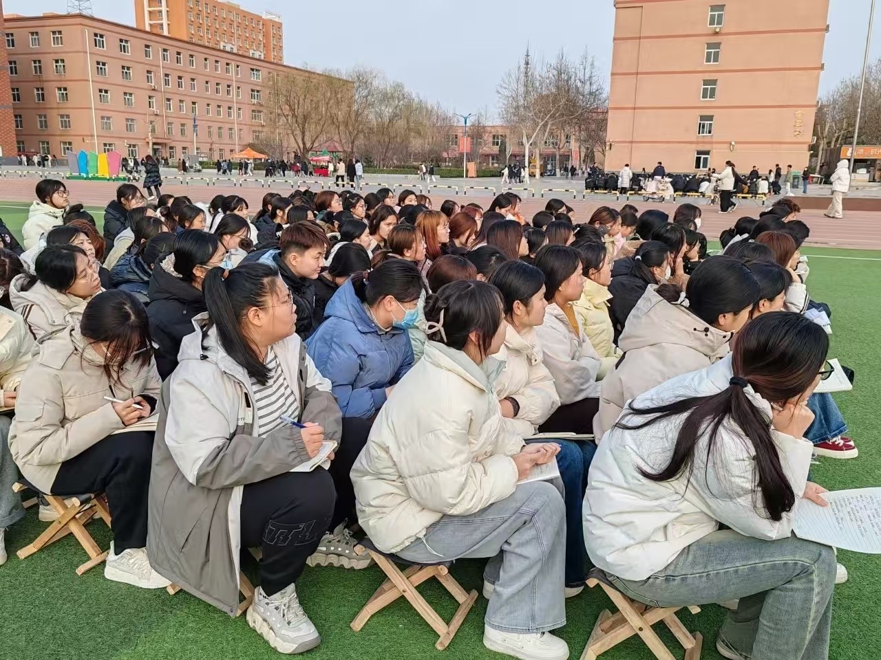 探索職業(yè)航道，校準(zhǔn)人生羅盤
