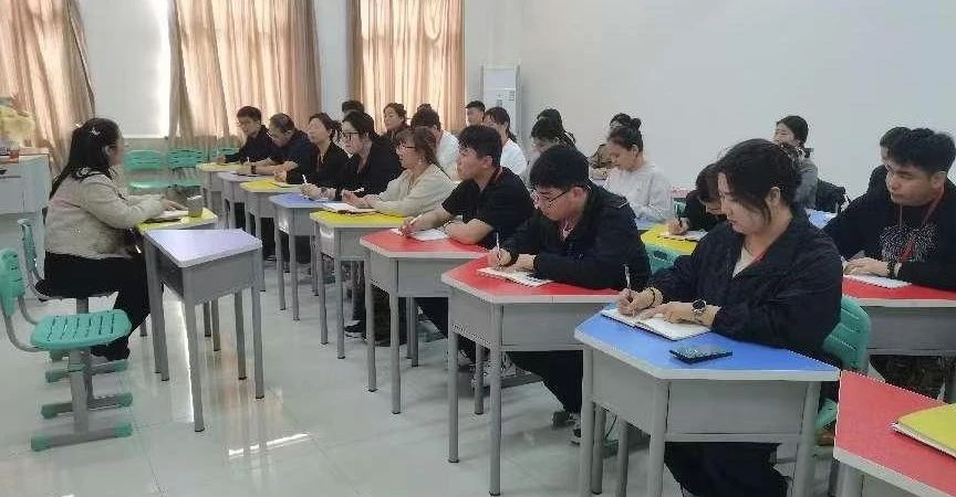 就業(yè)推進(jìn)謀發(fā)展，師生齊心啟新程