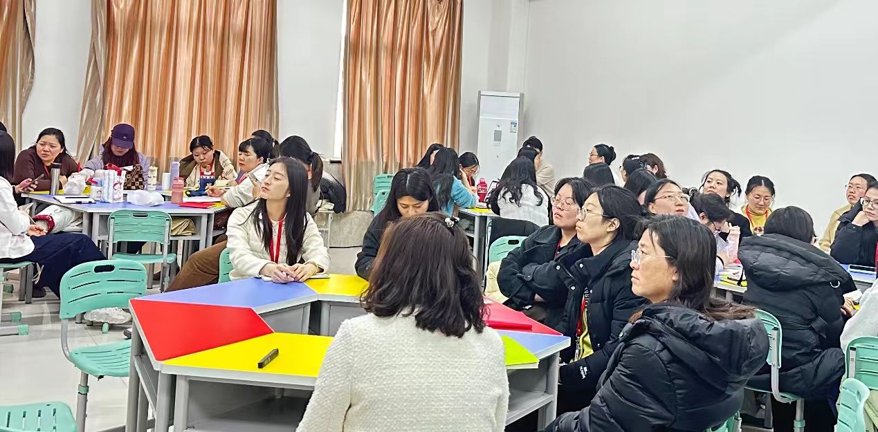 “師智杯”教師教學(xué)設(shè)計(jì)創(chuàng)新大賽如火如荼進(jìn)行中 ——教師交流促成長(zhǎng)