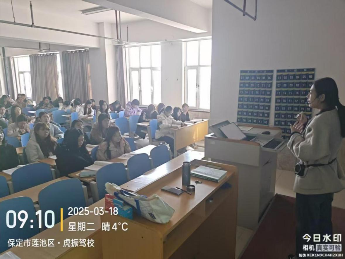 開展示范課觀摩活動，共探教學(xué)新路徑