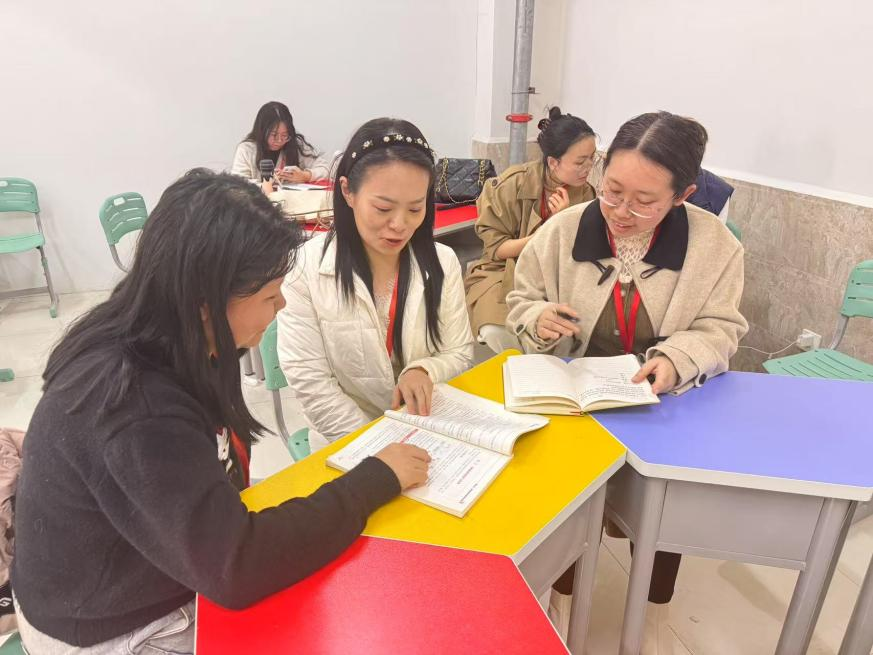 聚焦磨課研討，提升教學(xué)質(zhì)量 ——《現(xiàn)代教育技術(shù)》課程組探索教學(xué)新模式