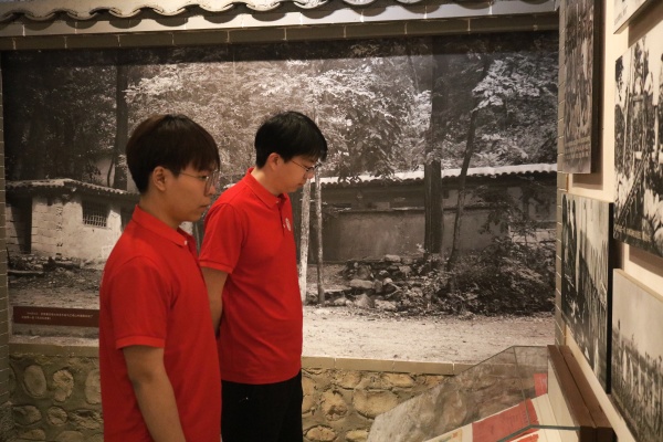 保定理工學(xué)院經(jīng)濟(jì)學(xué)院開展“行走的大思政課”——走進(jìn)晉察冀邊區(qū)革命紀(jì)念館，踏尋紅色足跡，傳承革命精神