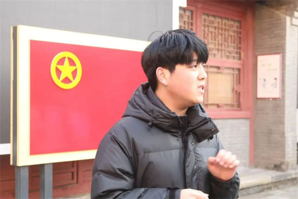 保定理工學(xué)院經(jīng)濟(jì)學(xué)院舉行2024年新發(fā)展團(tuán)員入團(tuán)儀式暨留法勤工儉學(xué)運(yùn)動(dòng)紀(jì)念館主題教育活動(dòng)