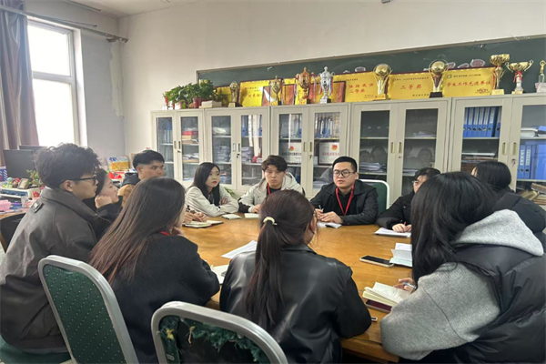 【輔育新知，管培賦能】黨務(wù)思政，育夢(mèng)同行——保定理工學(xué)院經(jīng)濟(jì)學(xué)院成功舉辦輔導(dǎo)員黨務(wù)和思想政治教育會(huì)