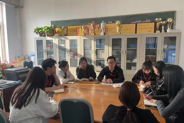 【輔育新知，管培賦能】從思到行，解鎖輔導(dǎo)員科研新境界?——?輔導(dǎo)員科研能力思與行培訓(xùn)會(huì)圓滿舉行