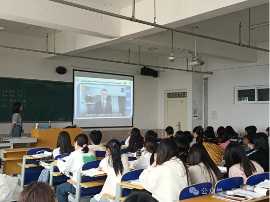 保定理工學(xué)院會(huì)計(jì)學(xué)院推行“無(wú)手機(jī)課堂”倡議