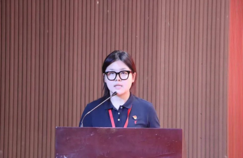 勞礪心智展風(fēng)采  競(jìng)逐學(xué)識(shí)樹(shù)標(biāo)兵--“勞礪心智，踐促成長(zhǎng)”知識(shí)競(jìng)賽活動(dòng)