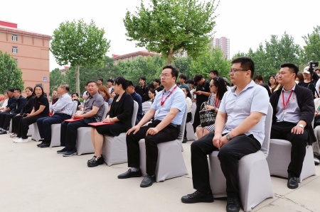 保定理工學(xué)院藝術(shù)學(xué)院2025屆畢業(yè)設(shè)計作品展盛大開幕，校企共賞藝術(shù)盛宴