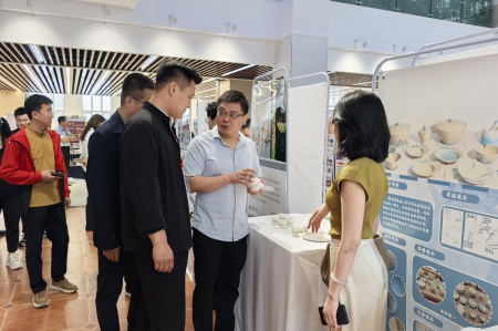 保定理工學(xué)院藝術(shù)學(xué)院2025屆畢業(yè)設(shè)計作品展盛大開幕，校企共賞藝術(shù)盛宴