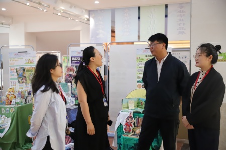 保定理工學(xué)院藝術(shù)學(xué)院2025屆畢業(yè)設(shè)計作品展盛大開幕，校企共賞藝術(shù)盛宴