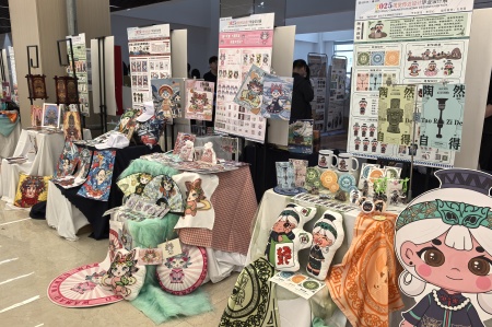 保定理工學(xué)院藝術(shù)學(xué)院2025屆畢業(yè)設(shè)計作品展盛大開幕，校企共賞藝術(shù)盛宴