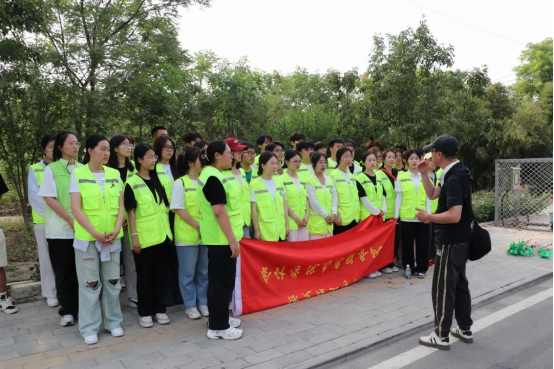 守河流之凈，護(hù)綠水長清