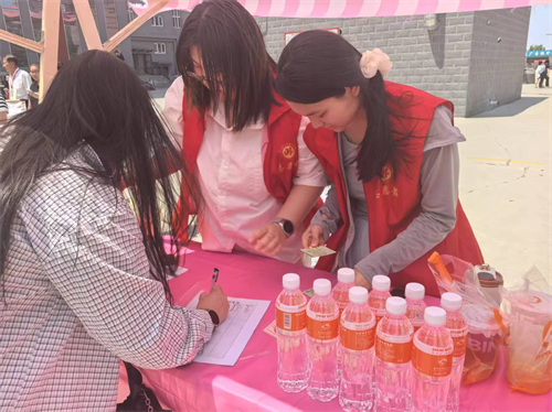 校園尋跡承師韻，家校同銘畢業(yè)情