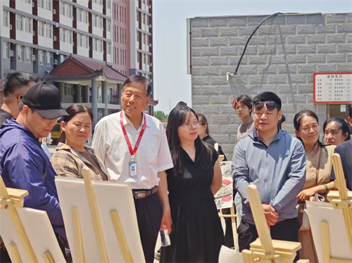 校園尋跡承師韻，家校同銘畢業(yè)情