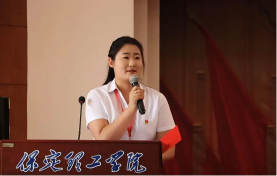 逐夢青春 遠行思恩 ：會計學(xué)院2025屆畢業(yè)典禮暨學(xué)位授予儀式