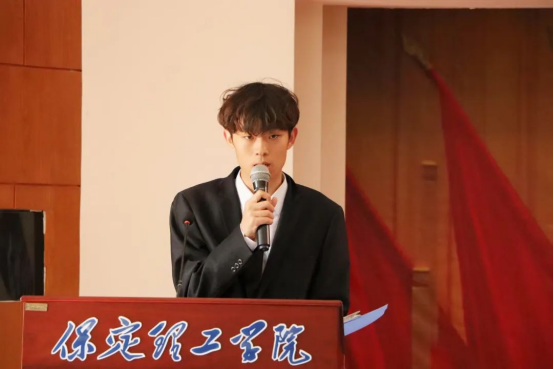 逐夢青春 遠行思恩 ：會計學(xué)院2025屆畢業(yè)典禮暨學(xué)位授予儀式