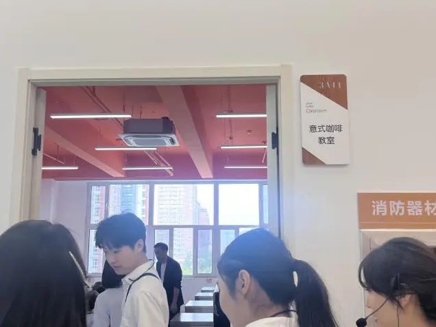 保定理工學(xué)院||教育學(xué)院||童心探學(xué)府，萌趣啟新程——史莊實(shí)驗(yàn)幼兒園走進(jìn)保定理工學(xué)院參觀研學(xué)