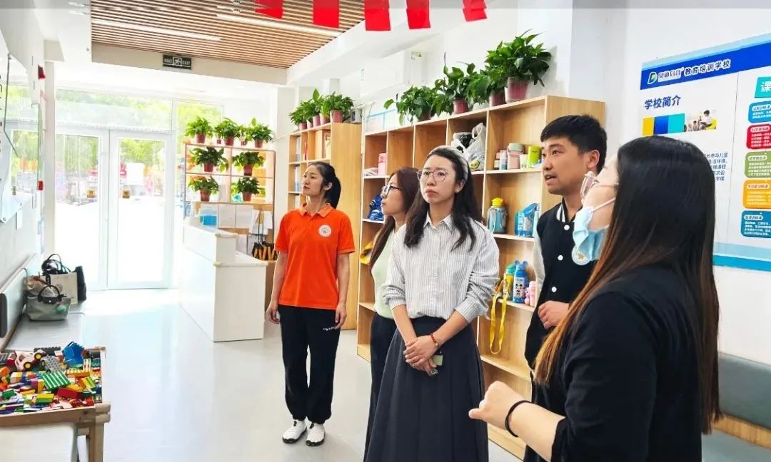 保定理工學(xué)院‖教育學(xué)院‖探訪貝佳感統(tǒng)兒童會館，開啟深度合作新篇章