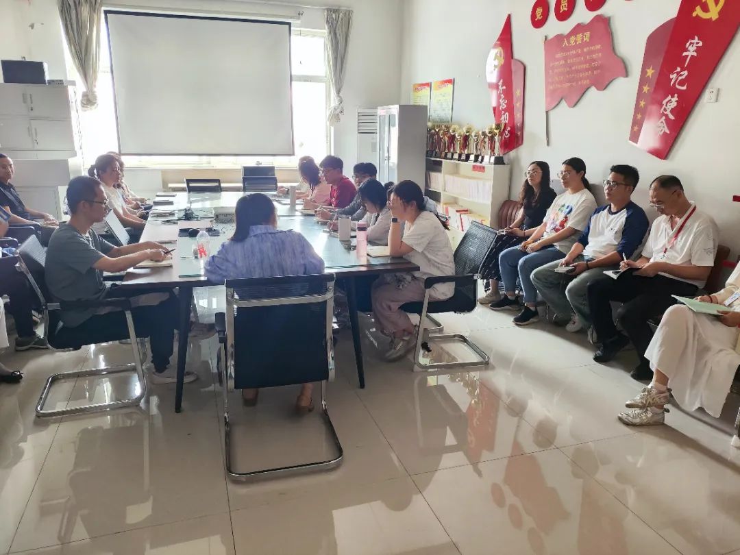 聚焦成長路徑 破解發(fā)展難題 資源與工程技術(shù)學(xué)院召開新教師座談會
