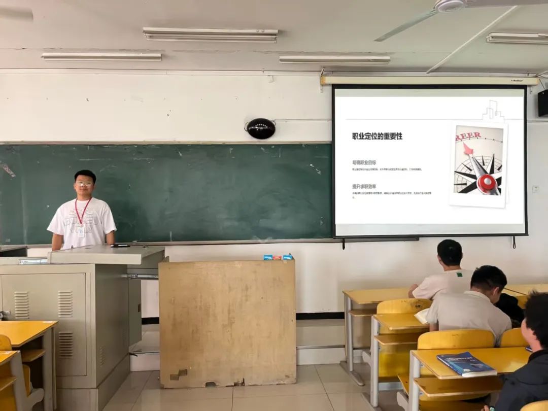 我院2026屆畢業(yè)生開啟就業(yè)新征程