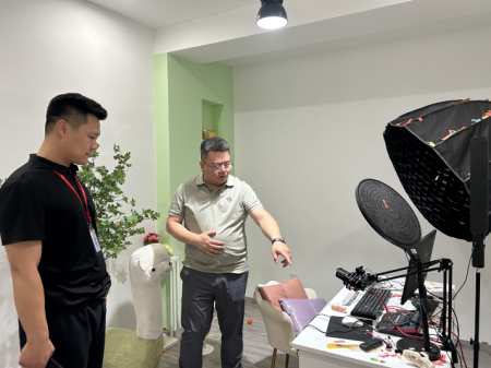保定理工學(xué)院藝術(shù)學(xué)院 積極訪企拓崗為學(xué)生開拓就業(yè)渠道